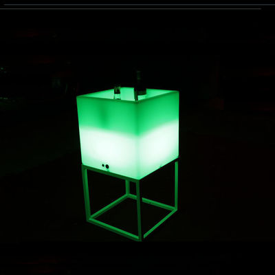Outdoor Waterproof Light Up Ice Bucket Square Dengan Stand Logam