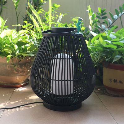 IP44 Waterproof Rattan Garden Lantern Untuk Lantai Lanskap Luar Ruang