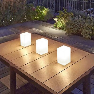 RGB Mengubah Warna LED Luar Ruang Kubu Cahaya USB Pengisian Daya Dikendalikan Dengan Remote Control