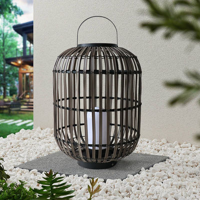 Dekoratif Rattan Outdoor Lantern, Woven Rattan Lamp 3500K Untuk Atmosfer