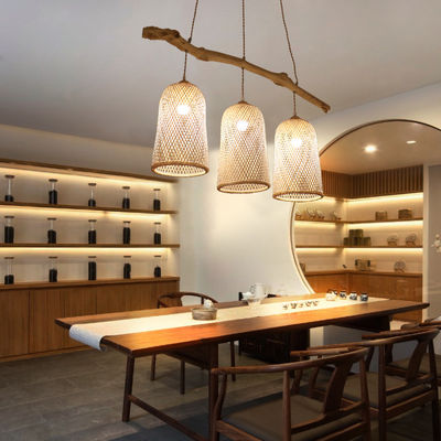 Tiga Kepala Rattan Pendant Lampu, Restoran Bambu Woven Lamp 3500K