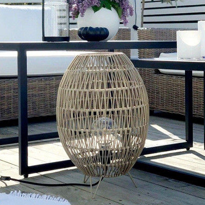 Ip44 LED Rattan Standing Lamp Shade Untuk Taman Kolam Renang