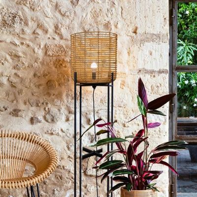 4 Legs Wicker Rattan Lampu Lantai Untuk Atmosfer Ruang Tamu