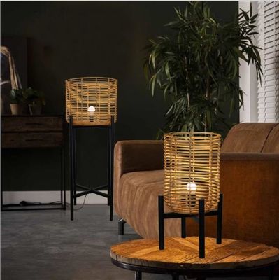 4 Legs Wicker Rattan Lampu Lantai Untuk Atmosfer Ruang Tamu