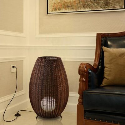 ruang tamu kamar tidur studi hotel inn villa klub kreatif rotan tenunan lantai lampu