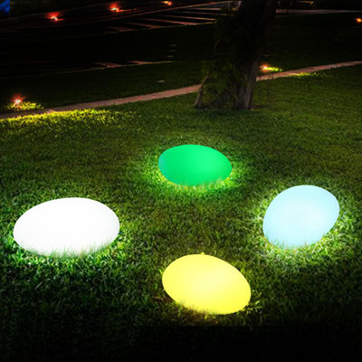 PE Plastik LED Batu Cahaya Waterproof Rechargeable Mengubah Warna Untuk Dekorasi Rumah