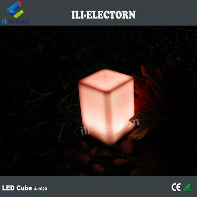 Lampu meja berbentuk kubus kecil bercahaya dari plastik PE