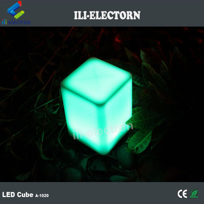 Lampu meja berbentuk kubus kecil bercahaya dari plastik PE