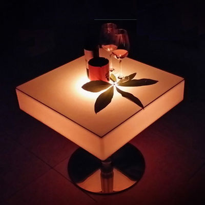 Komersial Square LED Light Up Cocktail Tables Rechargeable Dengan Baja Berastain