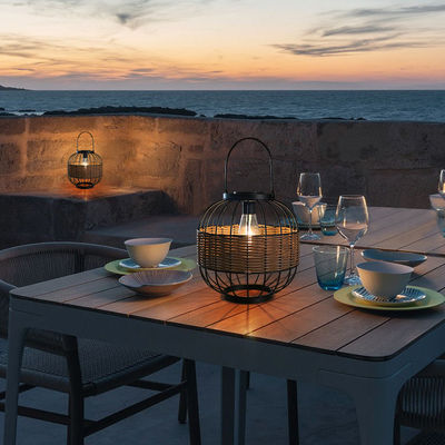 Waterproof Rattan Garden Lanterns, Outdoor Rattan Lampu Surya Untuk Dekorasi Balkon