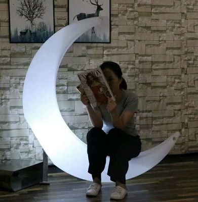 Dekorasi acara bercahaya plastik led bulan ayunan