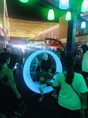 Fasilitas Hiburan Glow Led Swing dengan Frame Hanging