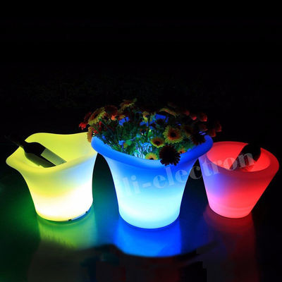 PE Plastik LED Ice Bucket 16 Warna Berubah Dengan Baterai Litium Isi Ulang