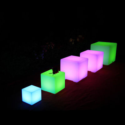Lampu kubus plastik LED dengan remote control dan kecerahan yang dapat disesuaikan