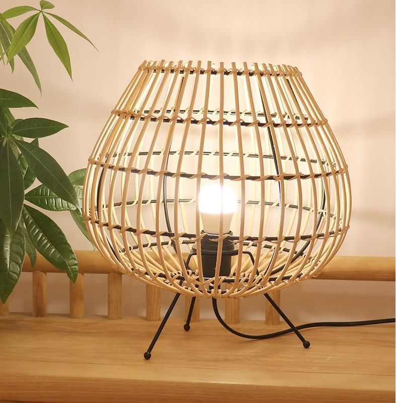 Lampu Meja Rotan Bambu Warna Alami Untuk Kamar Tidur