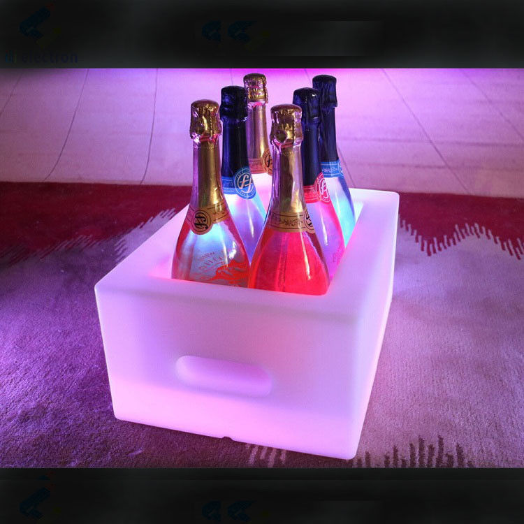 16 Warna Berubah PE Plastik LED Es Ember IP65 tahan air Untuk Bir Champagne