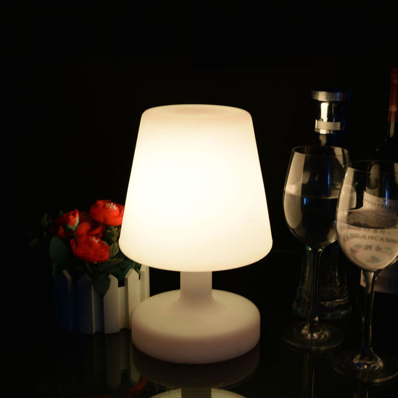 Lampu meja tanpa kabel yang dapat diisi ulang yang dapat berubah warnanya